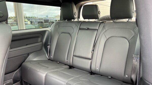 Used Land Rover Defender 2025 for sale - 76086705: Photo 4