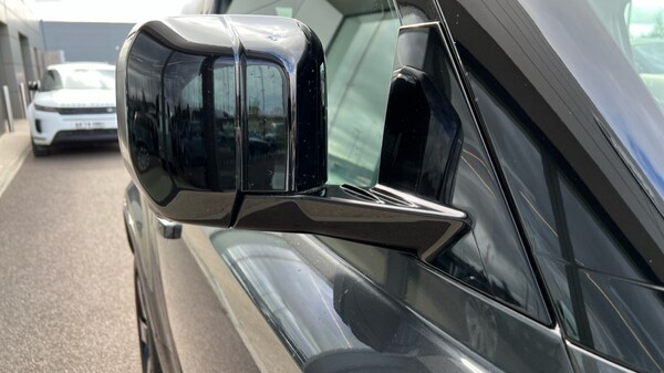 Used Land Rover Defender 2025 for sale - 76086705: Photo 54