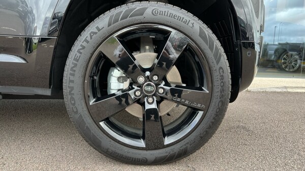 Used Land Rover Defender 2025 for sale - 76086705: Photo 8
