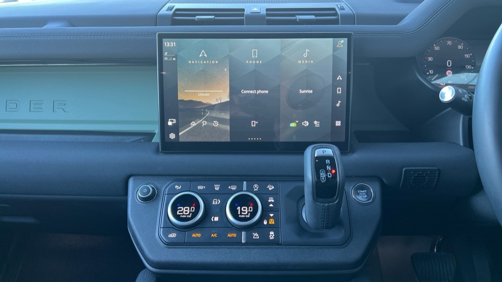 Used Land Rover Defender 2023 for sale - 76873817: Photo 14