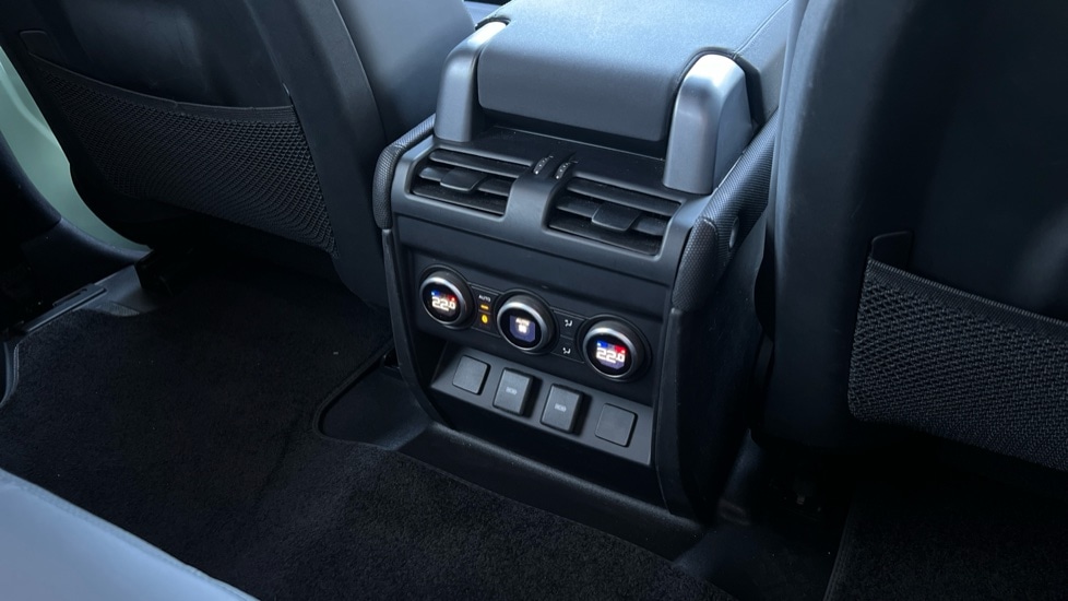 Used Land Rover Defender 2023 for sale - 76873817: Photo 18