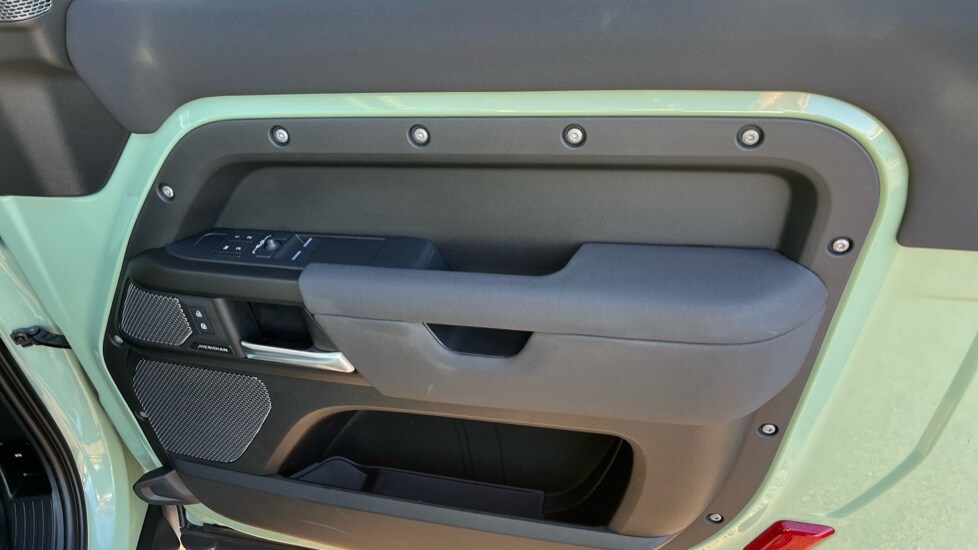 Used Land Rover Defender 2023 for sale - 76873817: Photo 34