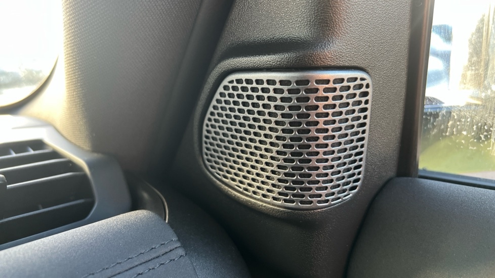 Used Land Rover Defender 2023 for sale - 76873817: Photo 36