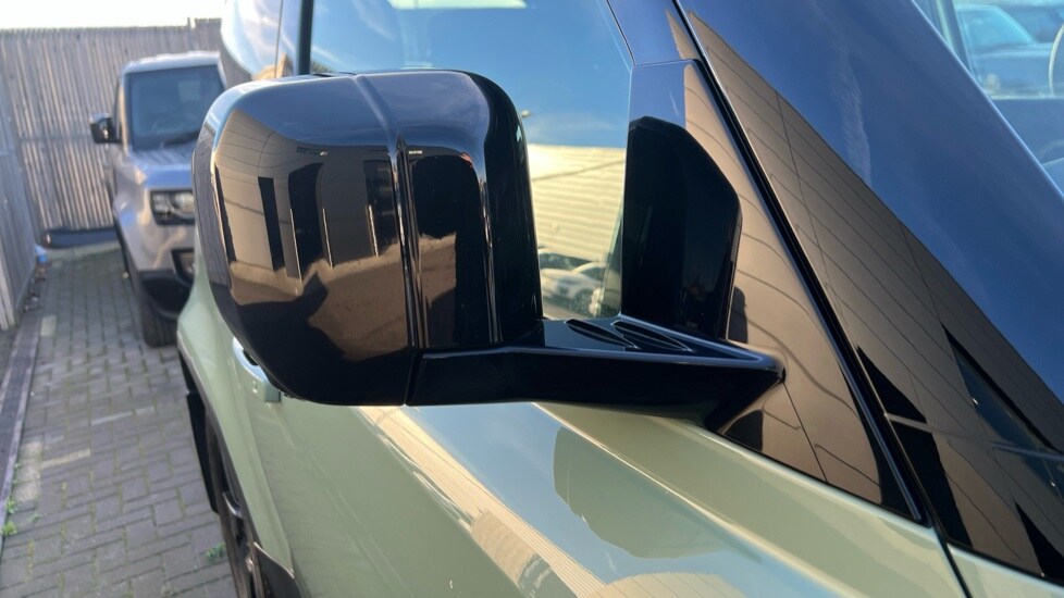 Used Land Rover Defender 2023 for sale - 76873817: Photo 57