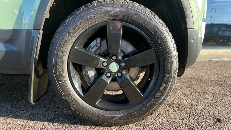 Used Land Rover Defender 2023 for sale - 76873817: Photo 8