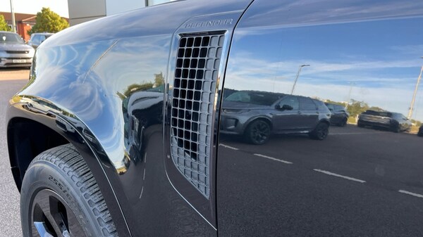 Used Land Rover Defender 2023 for sale - 75692038: Photo 20