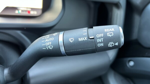 Used Land Rover Defender 2023 for sale - 75692038: Photo 37