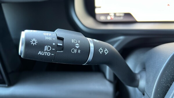 Used Land Rover Defender 2023 for sale - 75692038: Photo 38