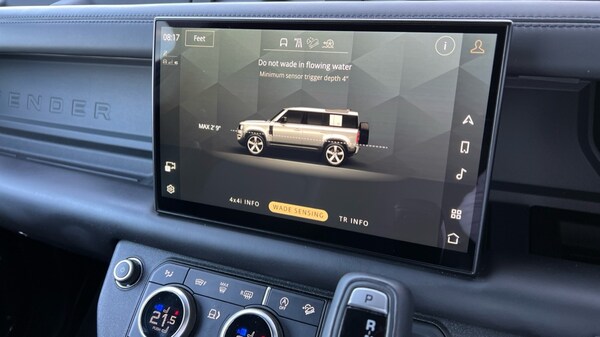 Used Land Rover Defender 2023 for sale - 75692038: Photo 44
