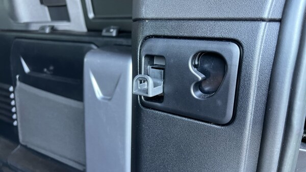 Used Land Rover Defender 2023 for sale - 75692038: Photo 53