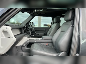 Used Land Rover Defender 2025 for sale - 75954764: Photo