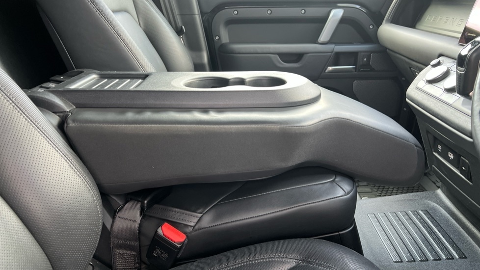 Used Land Rover Defender 2023 for sale - 76575083: Photo 21