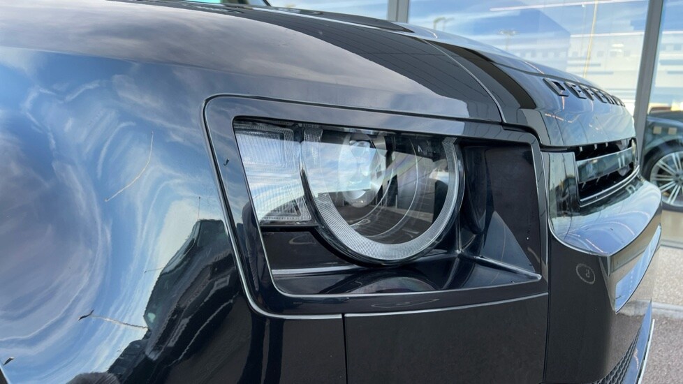 Used Land Rover Defender 2023 for sale - 76869126: Photo 17