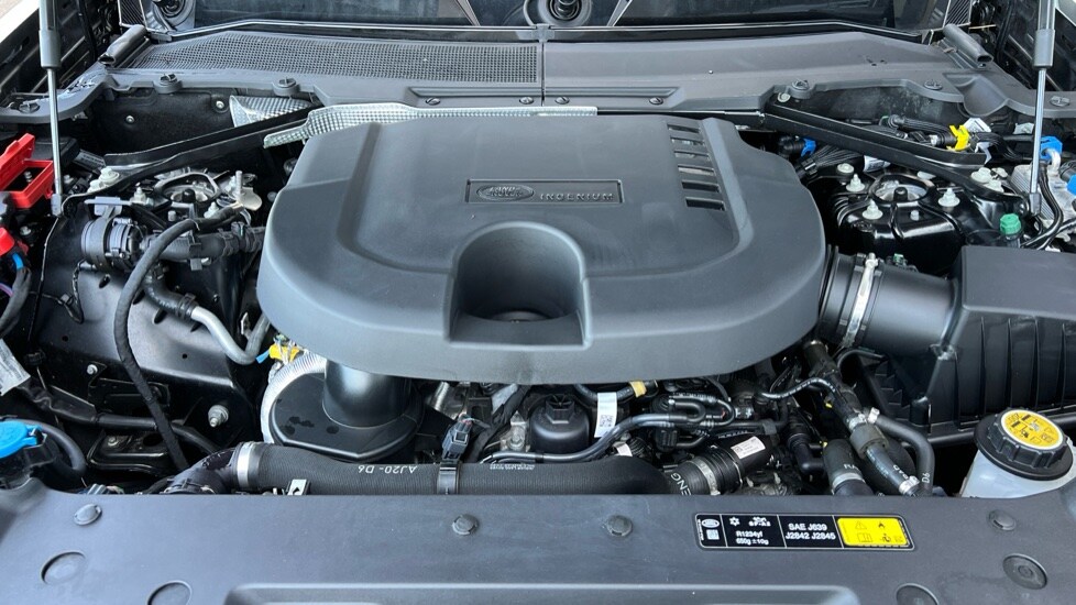 Used Land Rover Defender 2023 for sale - 76869126: Photo 30