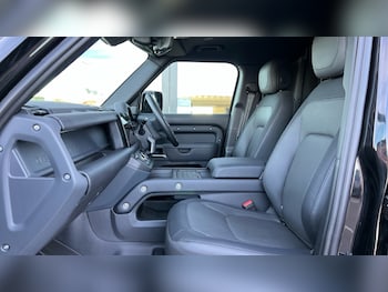 Used Land Rover Defender 2023 for sale - 76869126: Photo