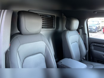 Used Land Rover Defender 2023 for sale - 76869126: Photo