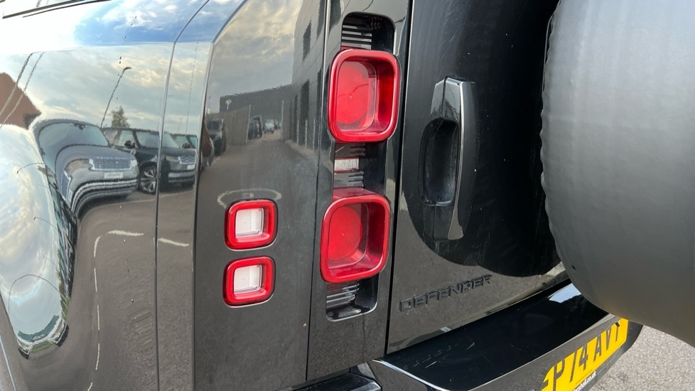 Used Land Rover Defender 2024 for sale - 76871543: Photo 19