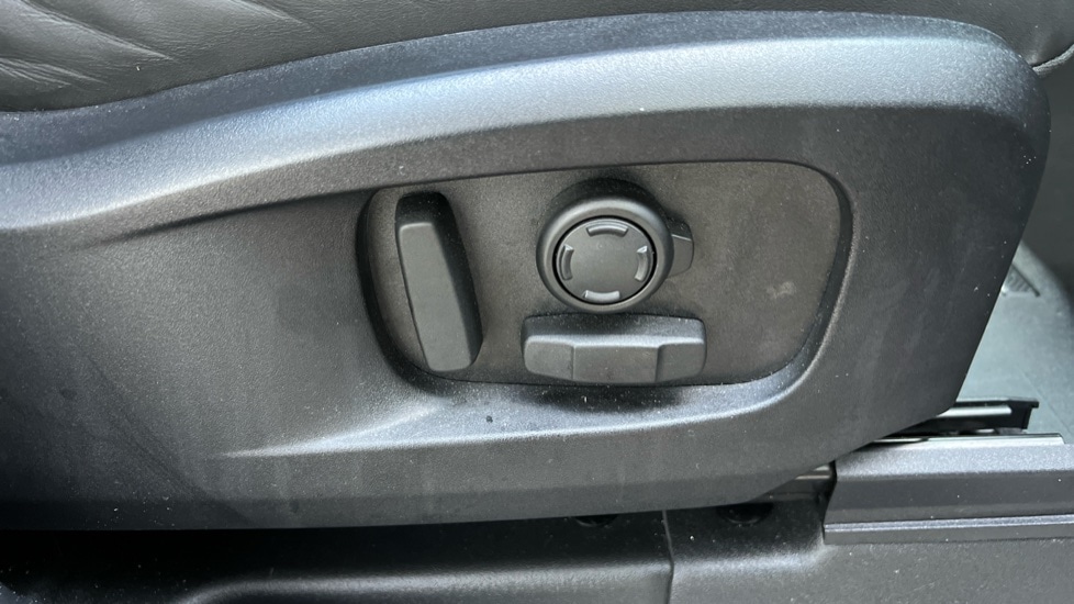 Used Land Rover Defender 2024 for sale - 76871543: Photo 23