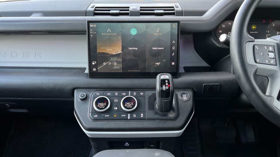 Used Land Rover Defender 2024 for sale - 76871543: Photo 29