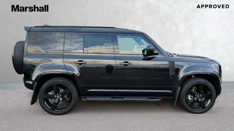 Used Land Rover Defender 2024 for sale - 76871543: Photo 5