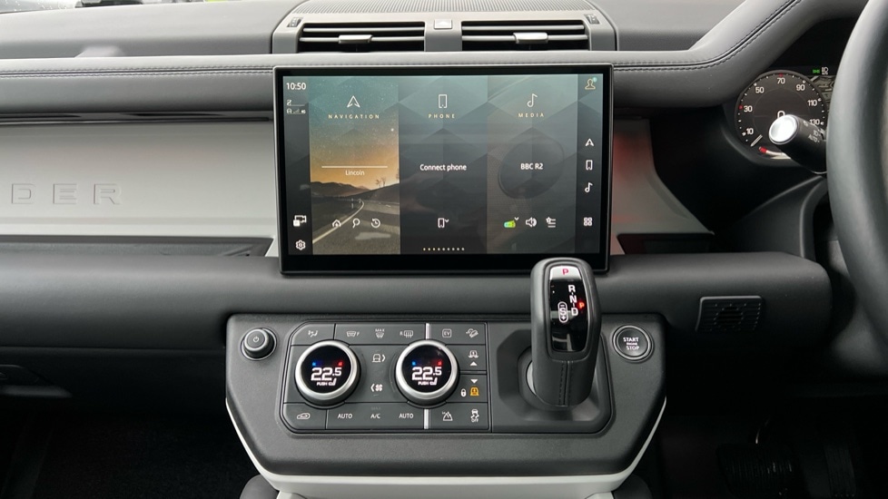 Used Land Rover Defender 2024 for sale - 76966787: Photo 14