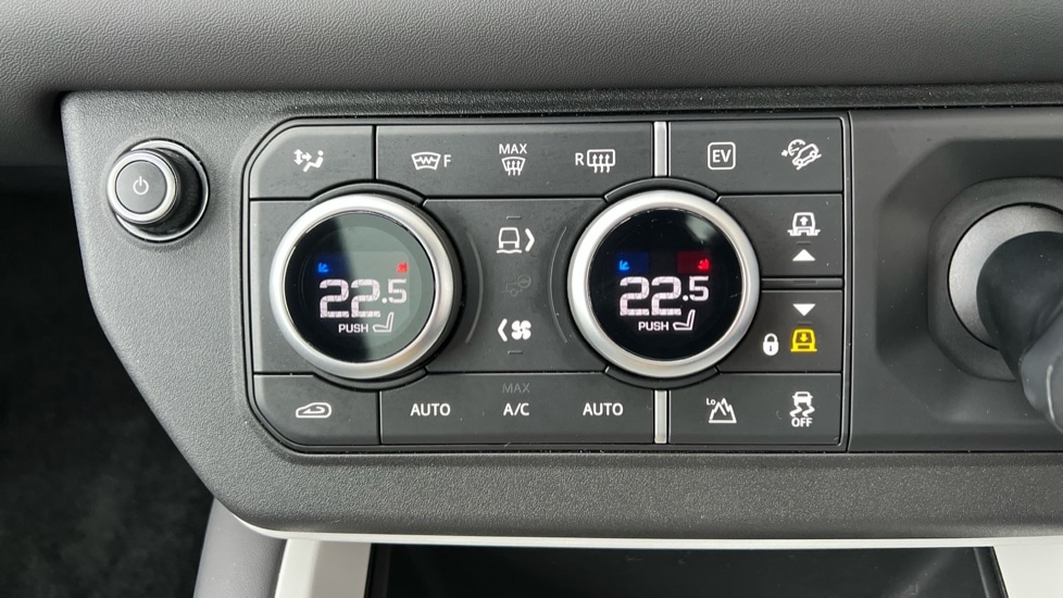 Used Land Rover Defender 2024 for sale - 76966787: Photo 43