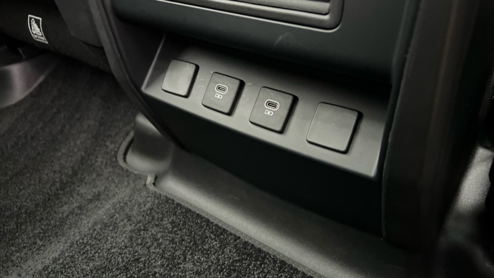 Used Land Rover Defender 2024 for sale - 76966787: Photo 49