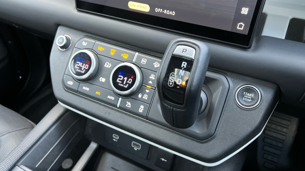 Used Land Rover Defender 2024 for sale - 76937533: Photo 13