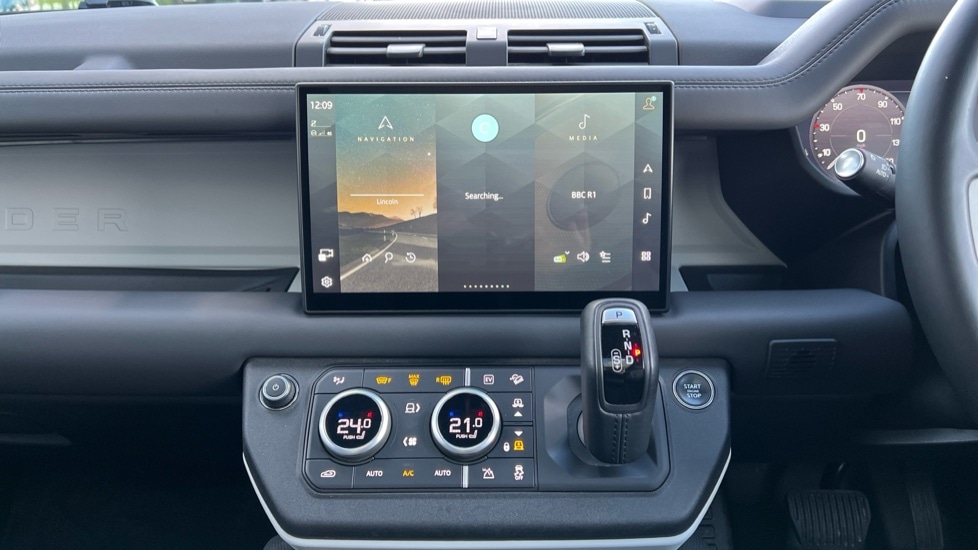 Used Land Rover Defender 2024 for sale - 76937533: Photo 14