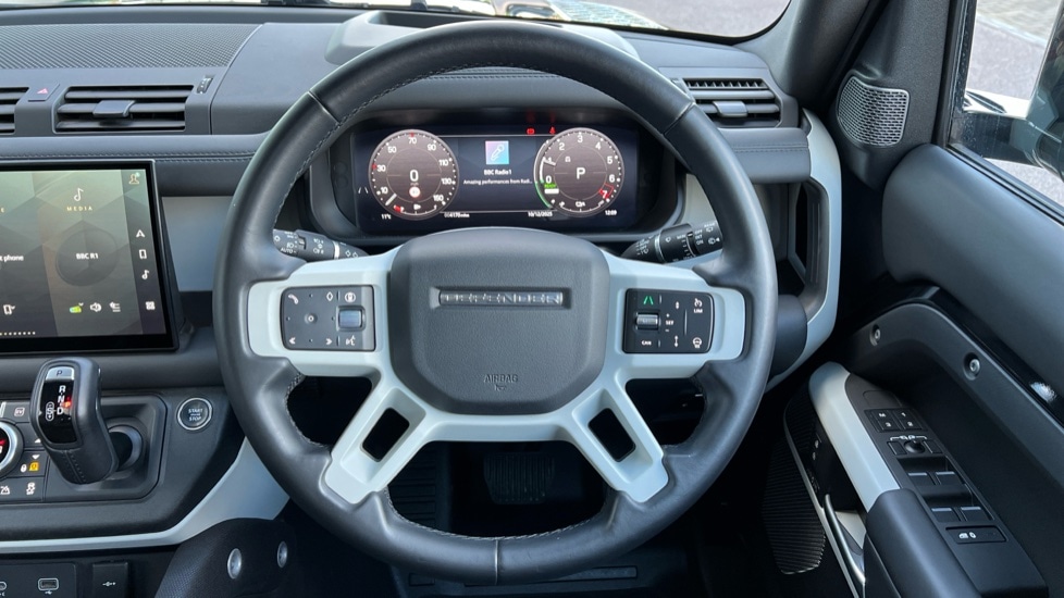 Used Land Rover Defender 2024 for sale - 76937533: Photo 15