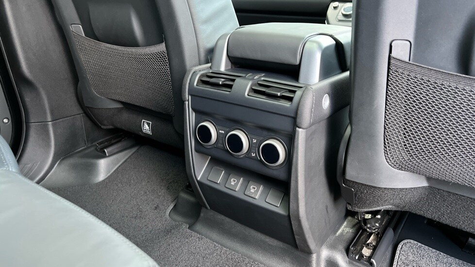 Used Land Rover Defender 2024 for sale - 76937533: Photo 18
