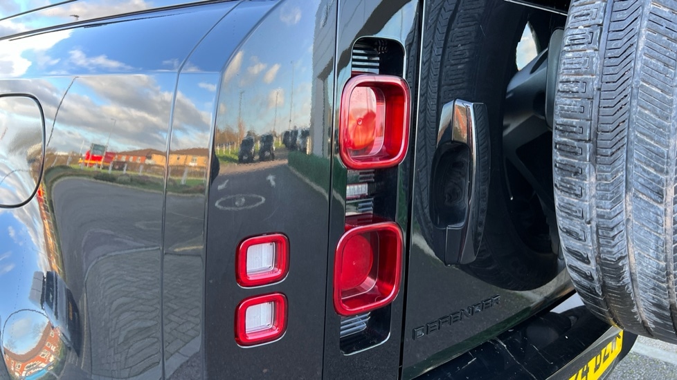 Used Land Rover Defender 2024 for sale - 76937533: Photo 19