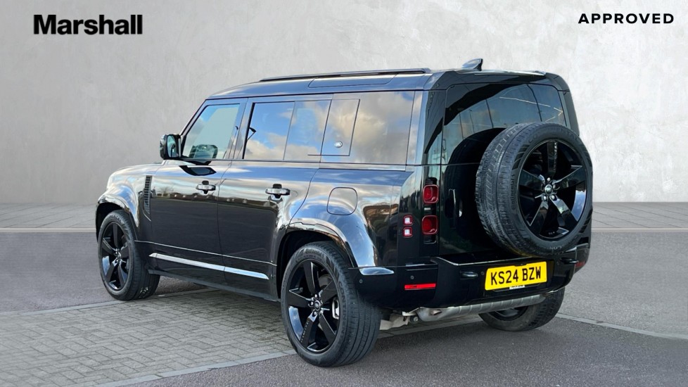 Used Land Rover Defender 2024 for sale - 76937533: Photo 2