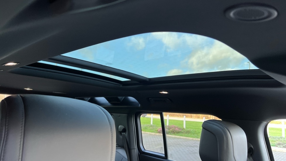 Used Land Rover Defender 2024 for sale - 76937533: Photo 21