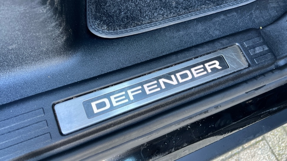 Used Land Rover Defender 2024 for sale - 76937533: Photo 24
