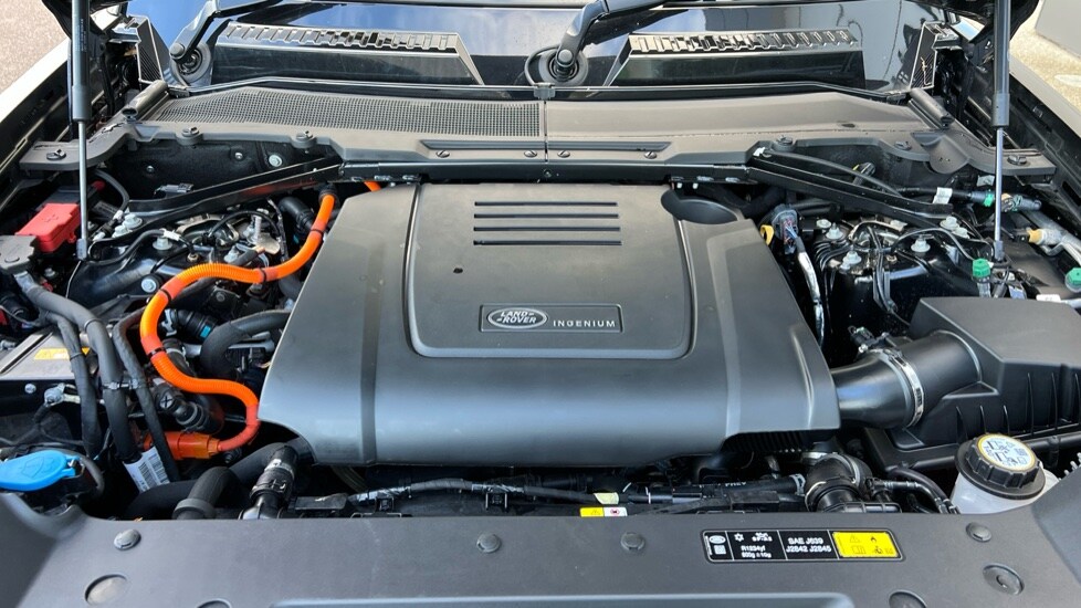 Used Land Rover Defender 2024 for sale - 76937533: Photo 30