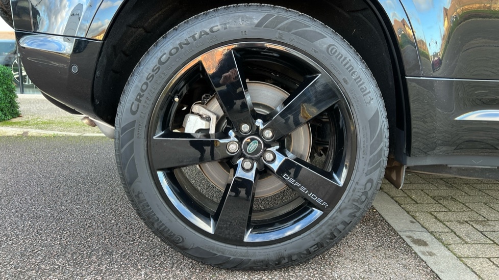 Used Land Rover Defender 2024 for sale - 76937533: Photo 31