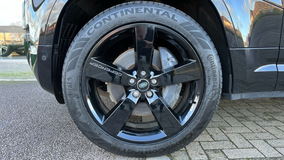 Used Land Rover Defender 2024 for sale - 76937533: Photo 32