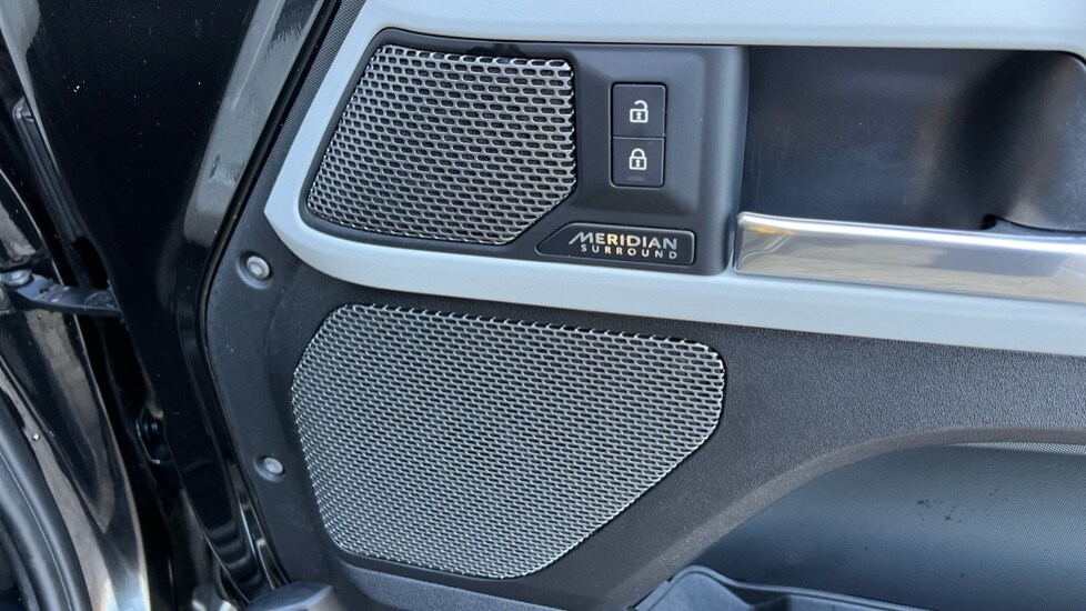 Used Land Rover Defender 2024 for sale - 76937533: Photo 36