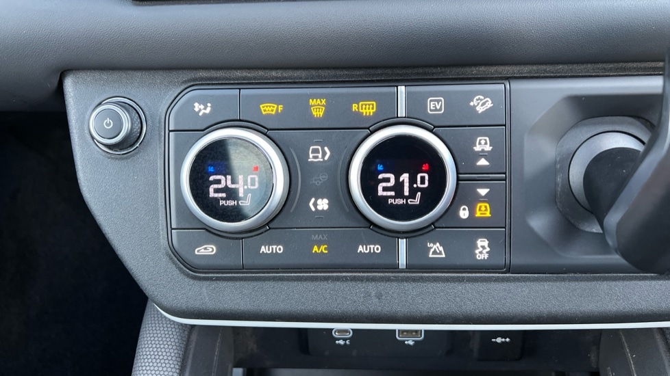 Used Land Rover Defender 2024 for sale - 76937533: Photo 44