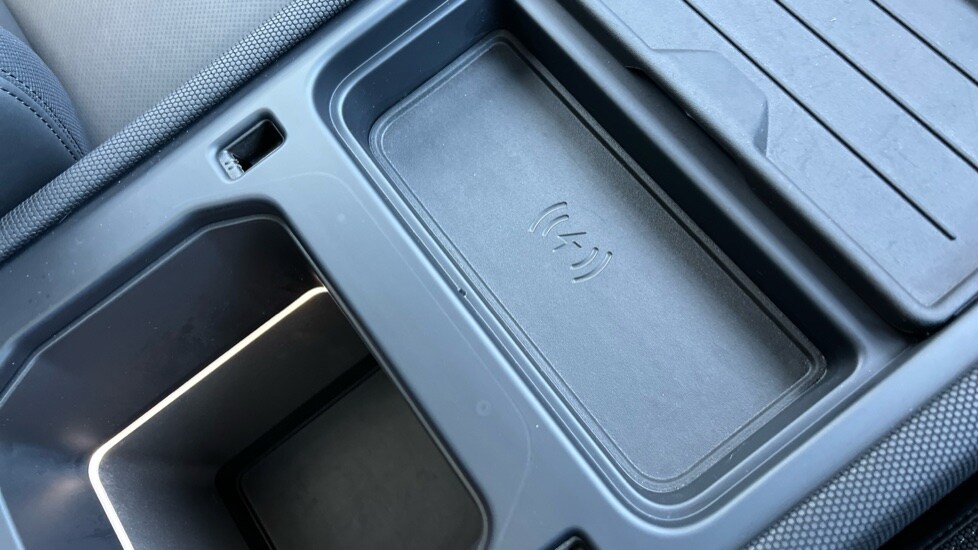 Used Land Rover Defender 2024 for sale - 76937533: Photo 50