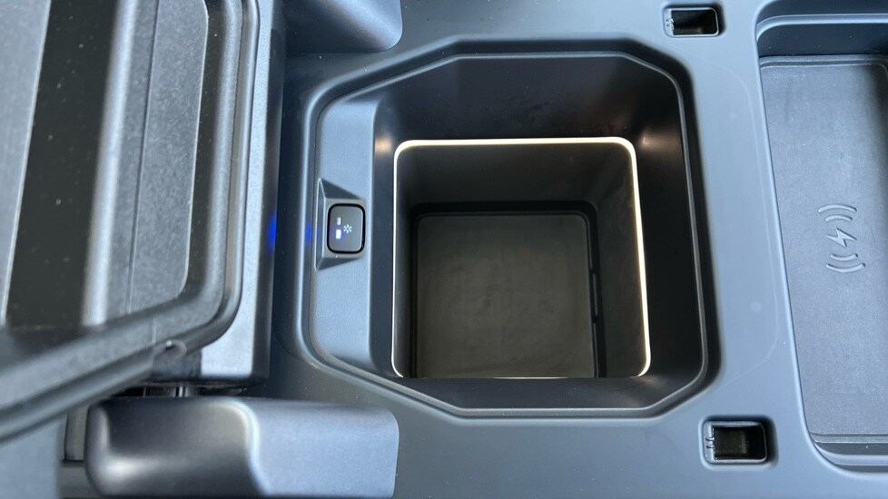 Used Land Rover Defender 2024 for sale - 76937533: Photo 51