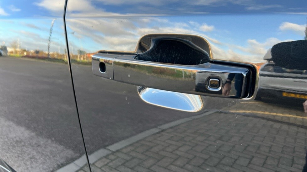 Used Land Rover Defender 2024 for sale - 76937533: Photo 56