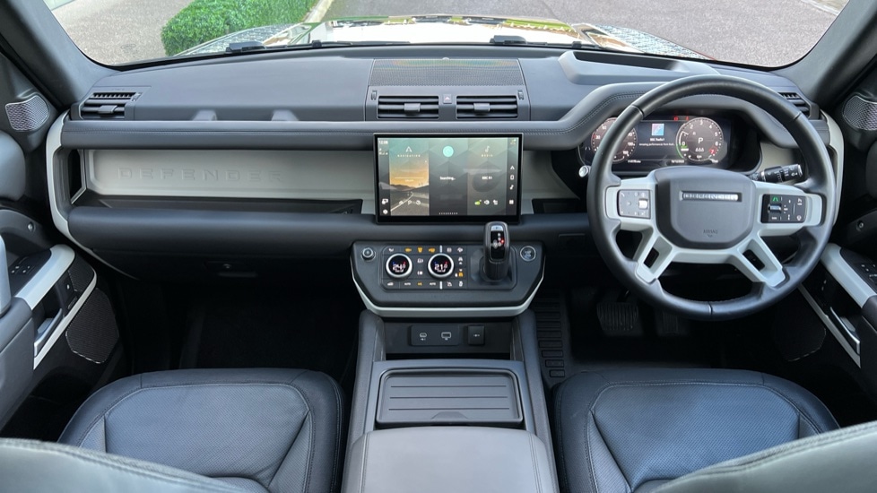 Used Land Rover Defender 2024 for sale - 76937533: Photo 9