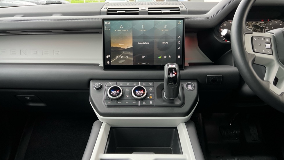 Used Land Rover Defender 2024 for sale - 76901516: Photo 29