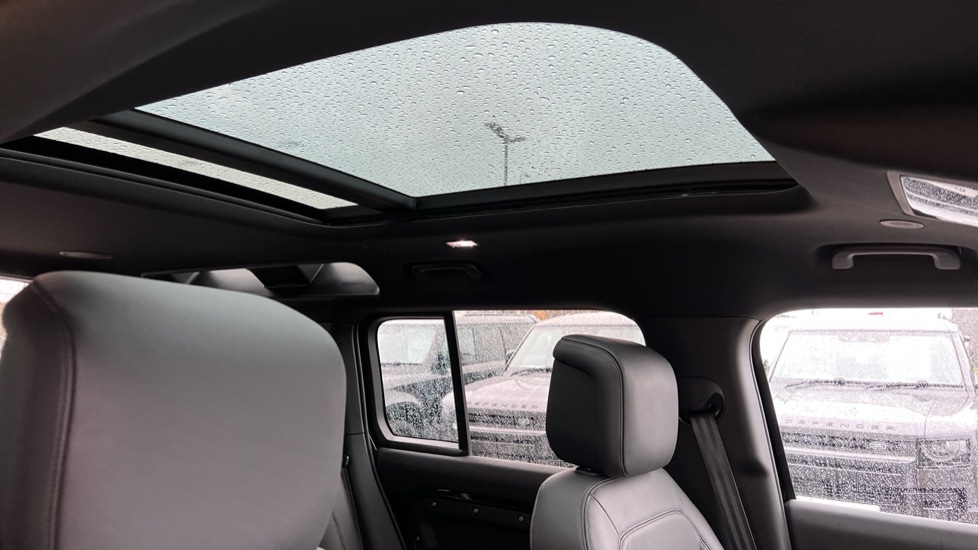 Used Land Rover Defender 2024 for sale - 76901516: Photo 34