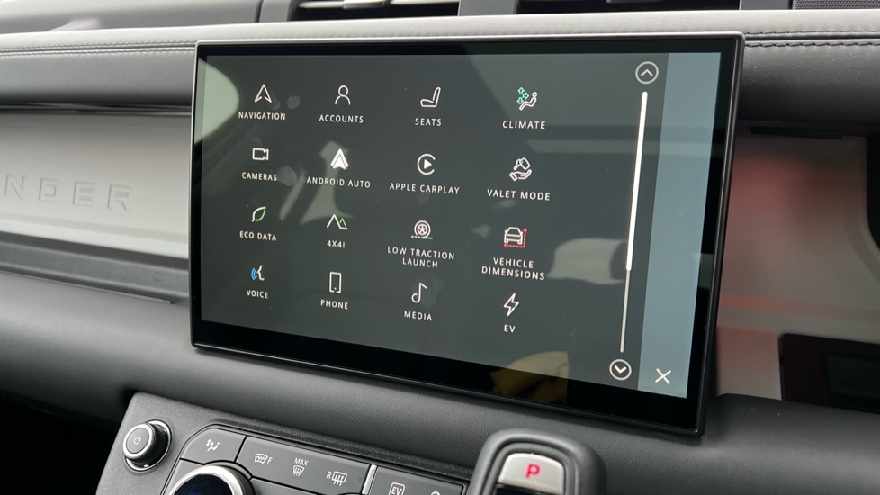 Used Land Rover Defender 2024 for sale - 76901516: Photo 42