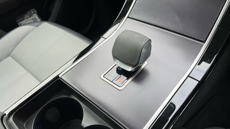 Used Land Rover Range Rover Velar 2025 for sale - 76874084: Photo 13