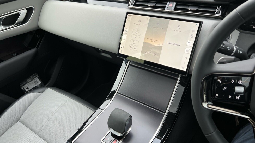 Used Land Rover Range Rover Velar 2025 for sale - 76874084: Photo 14