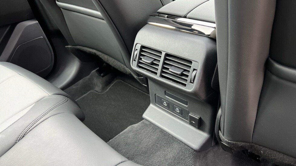 Used Land Rover Range Rover Velar 2025 for sale - 76874084: Photo 18